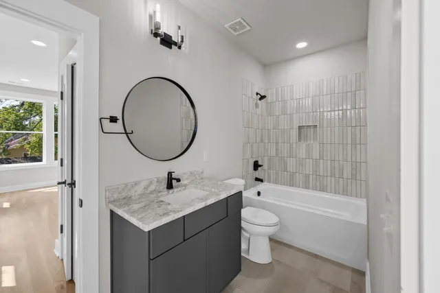 $2,800 | 2521 West Heiman Street, Nashville, TN 37208