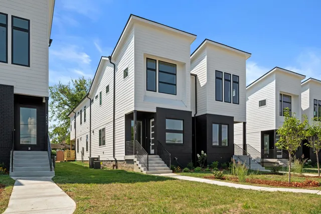 $2,800 | 2521 West Heiman Street, Nashville, TN 37208