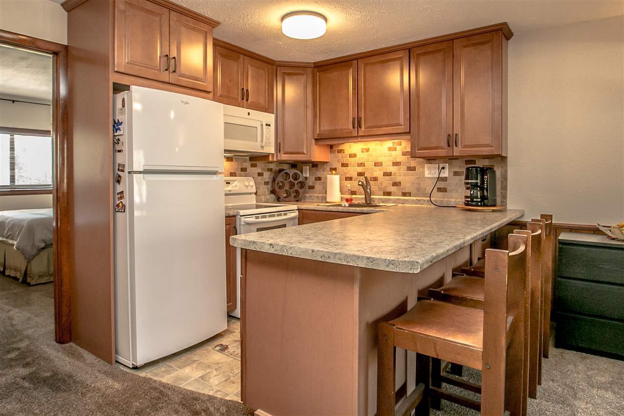 76 Linderhof Golf Course Road, Unit H2 Bartlett, NH 03838 - Photo 2 of 17 Gallery Image 2