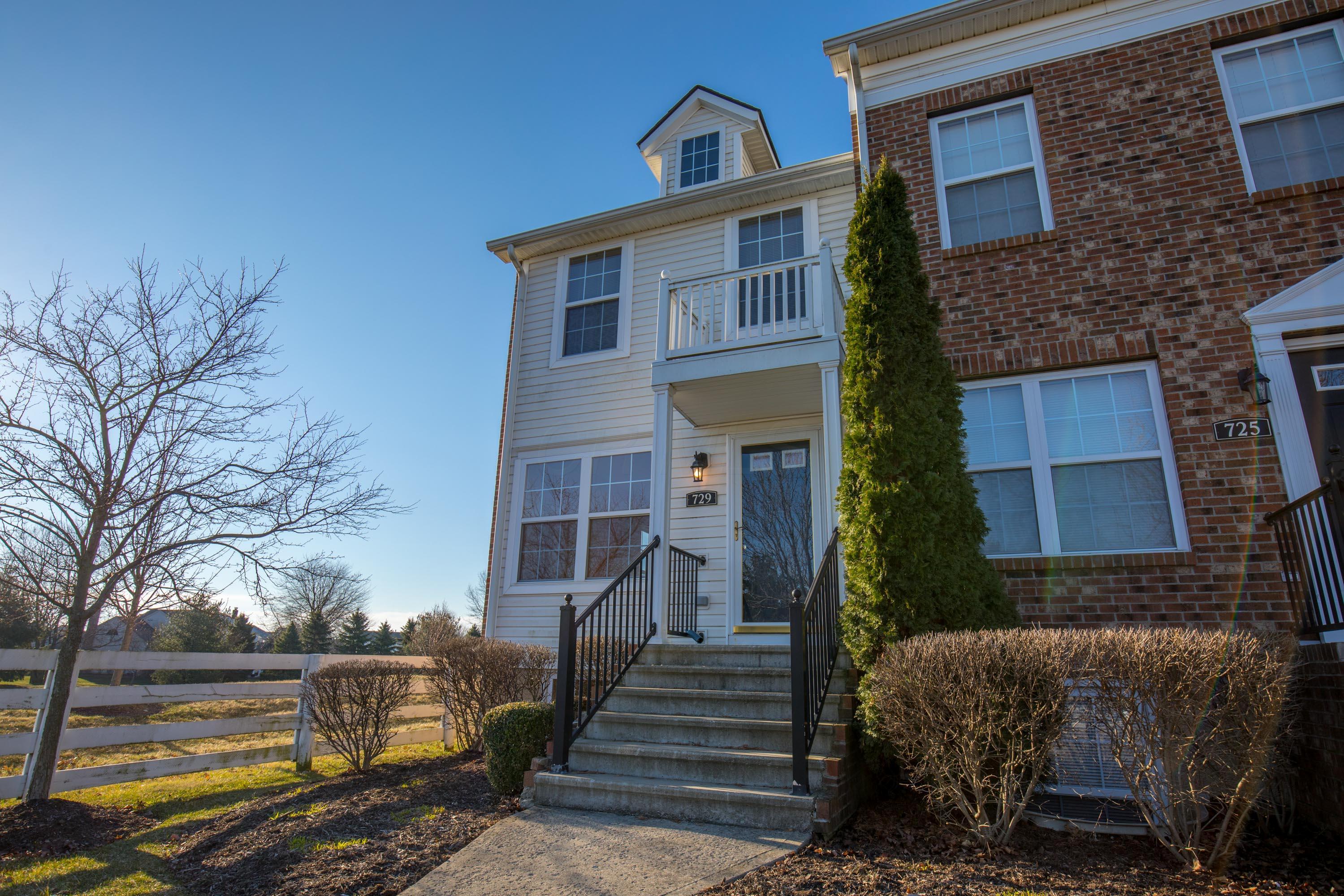 729 Lazelle Road Westerville, OH 43081 - Photo 2 of 26