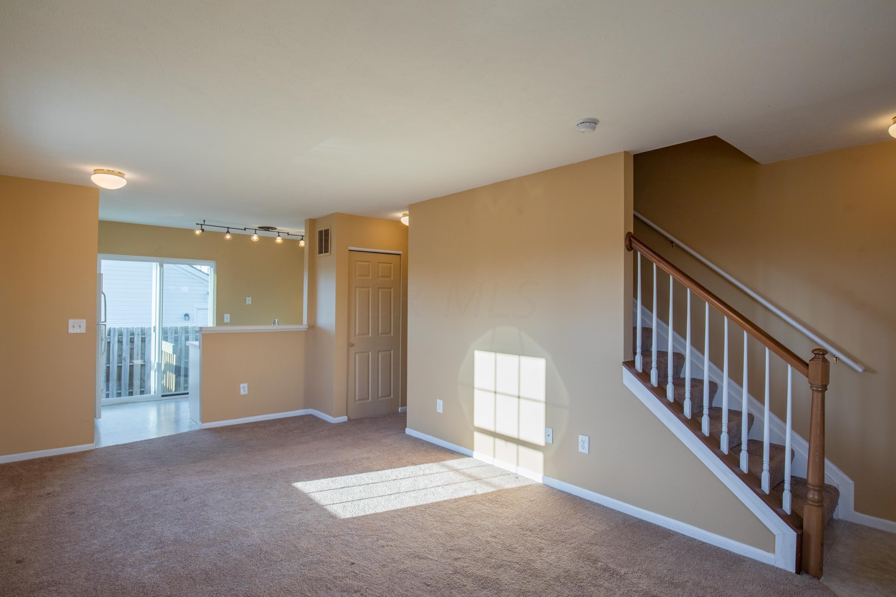 729 Lazelle Road Westerville, OH 43081 - Photo 4 of 26