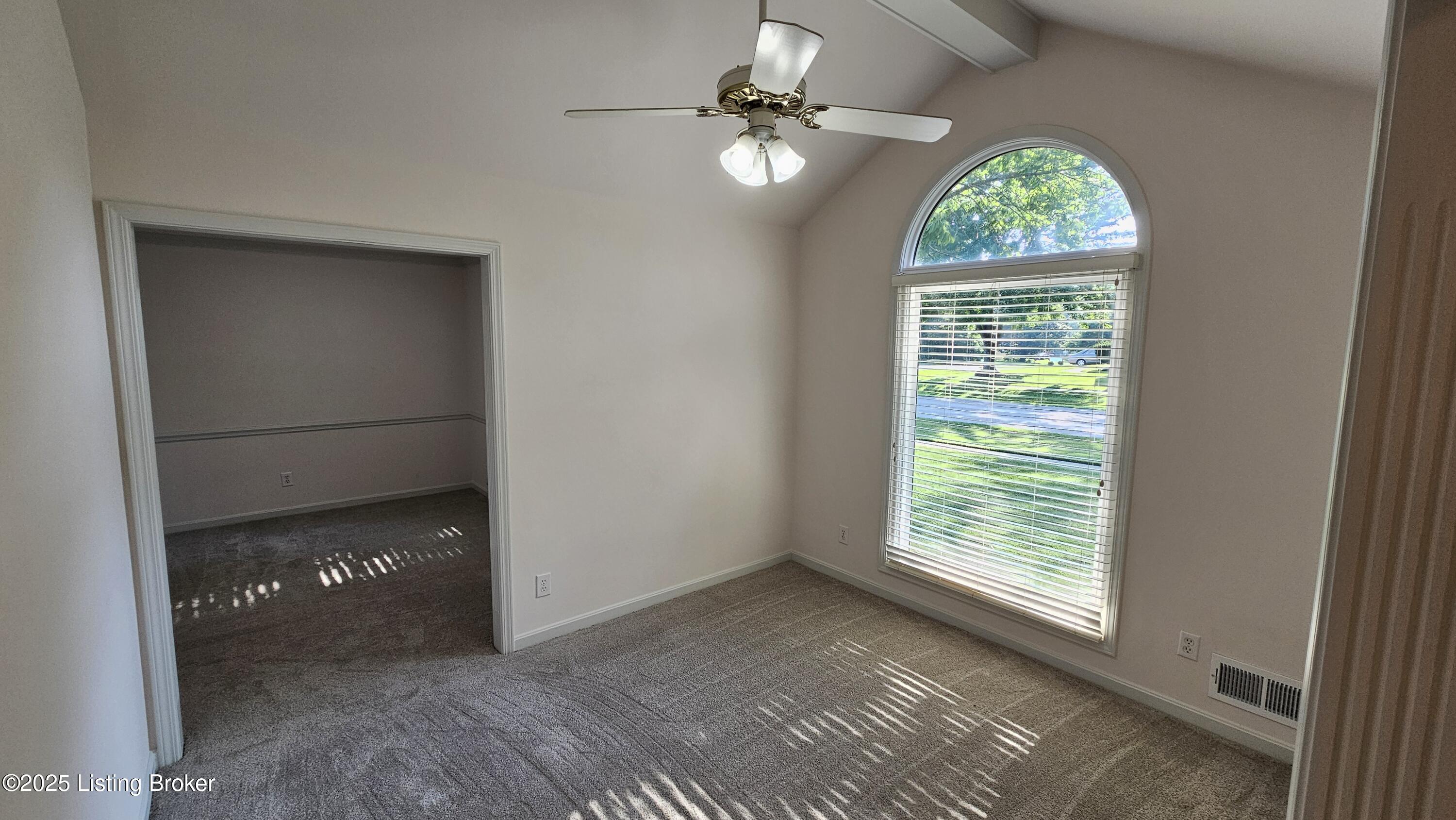 8113 Rome Beauty Way Louisville, KY 40228 - Photo 30 of 103 Living Room
