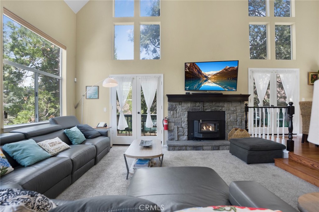 163 South Grass Valley Road Lake Arrowhead, CA 92391 - Photo 6 of 35