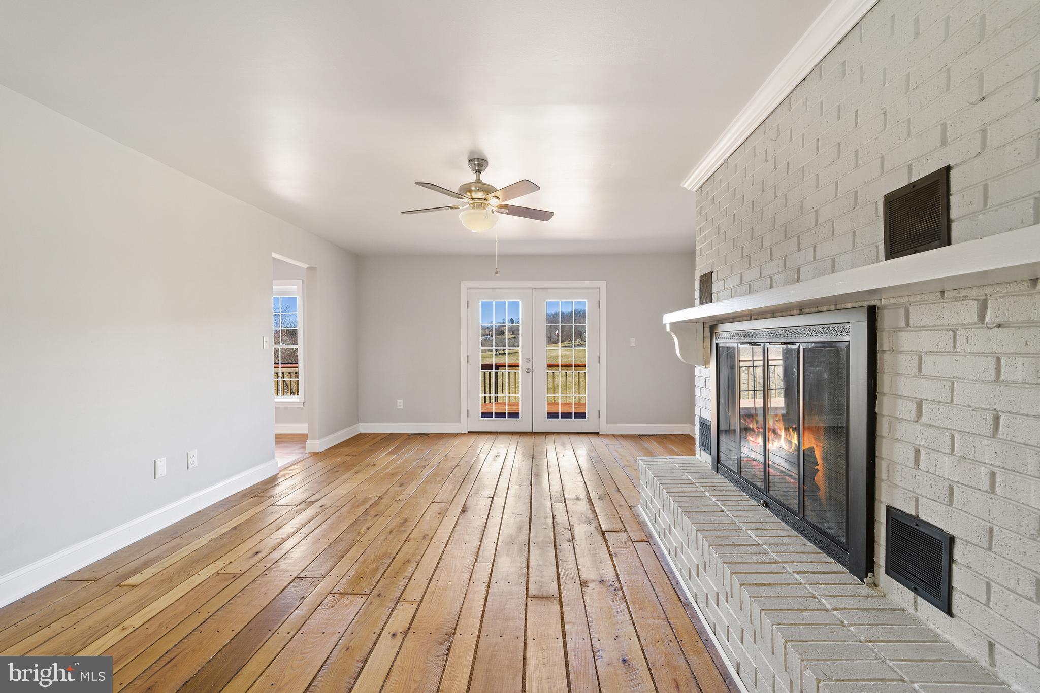 8030 Cannonball Gate Road Warrenton, VA 20186 - Photo 13 of 62 family room