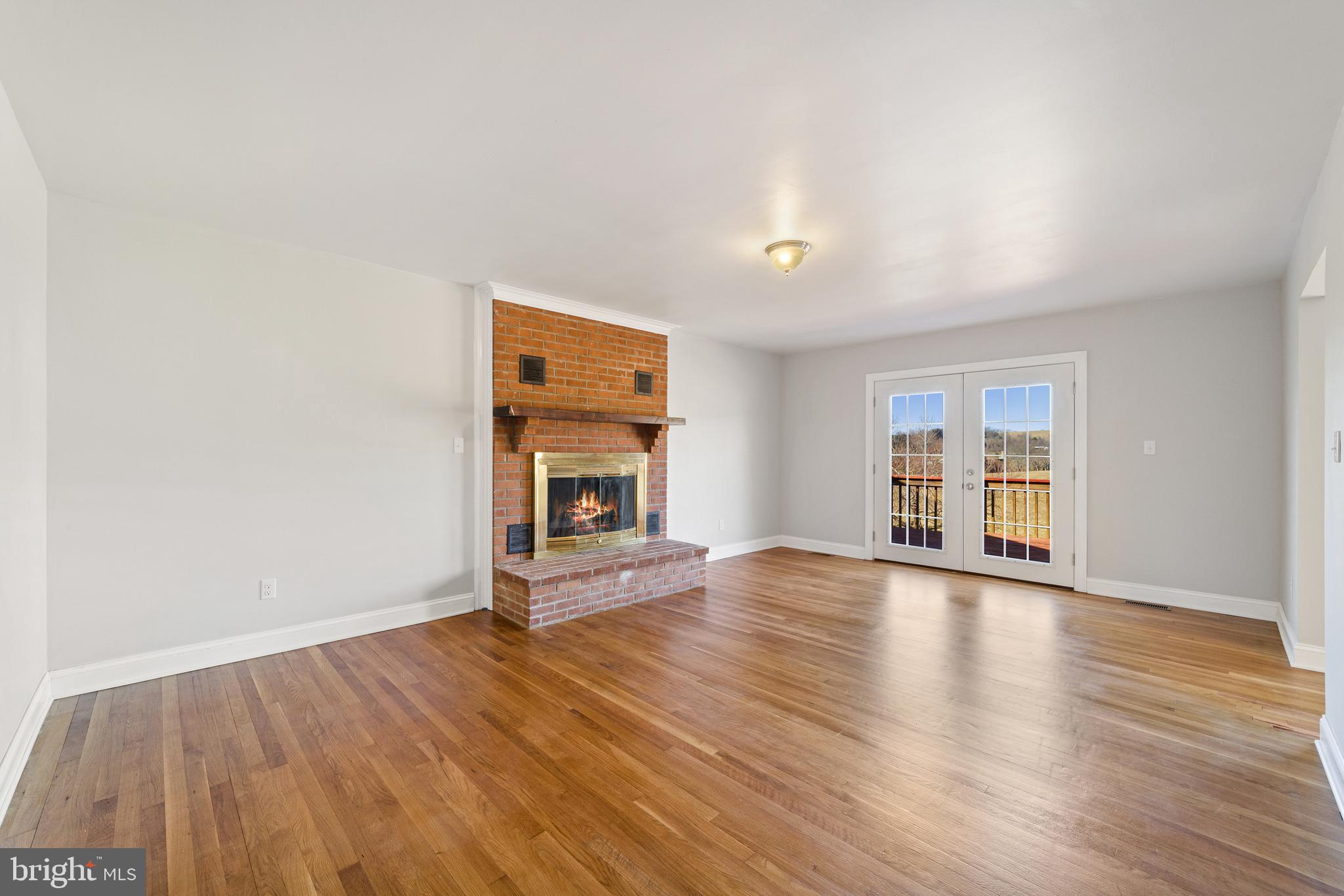 8030 Cannonball Gate Road Warrenton, VA 20186 - Photo 17 of 62 family room 2