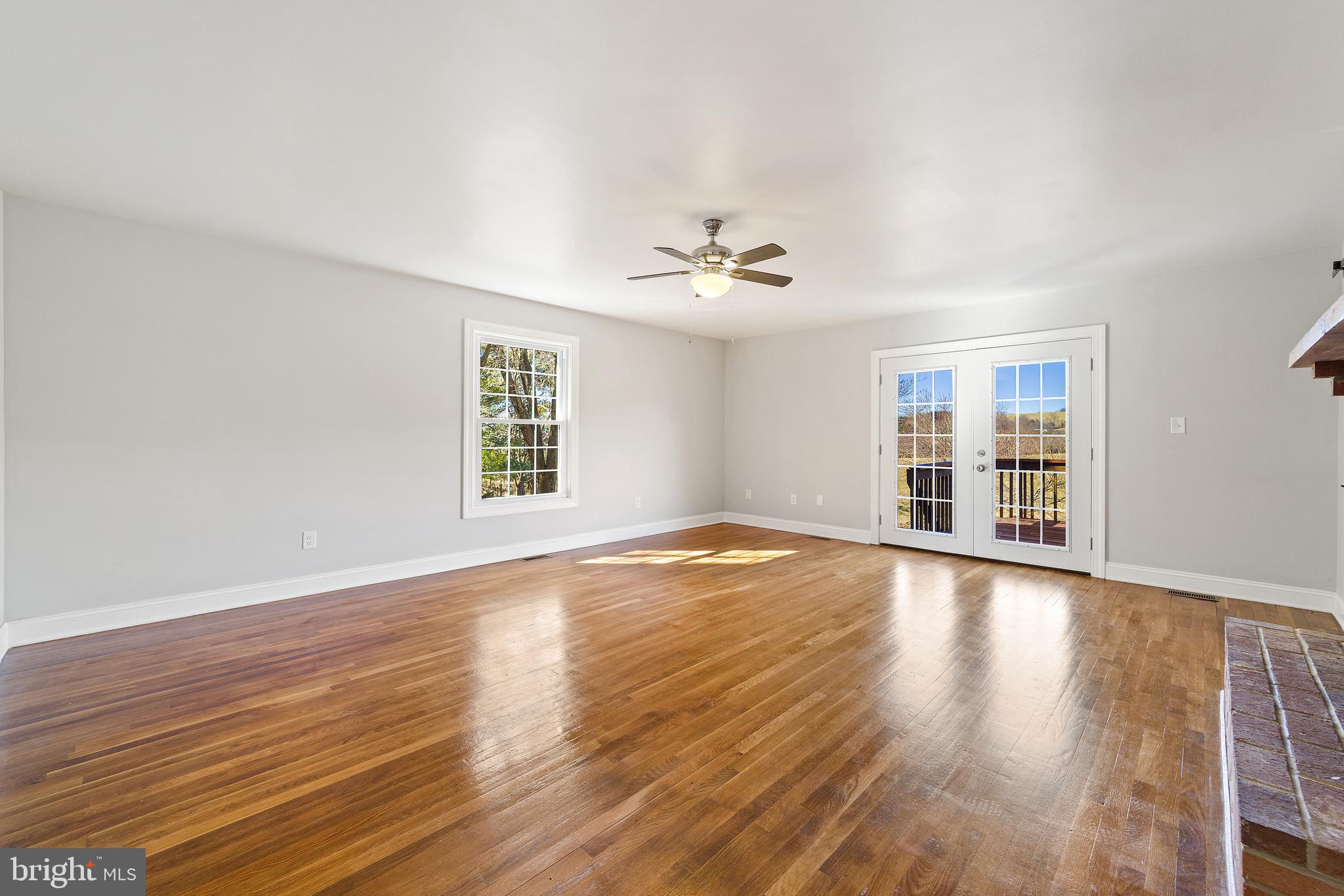 8030 Cannonball Gate Road Warrenton, VA 20186 - Photo 18 of 62 family room 2