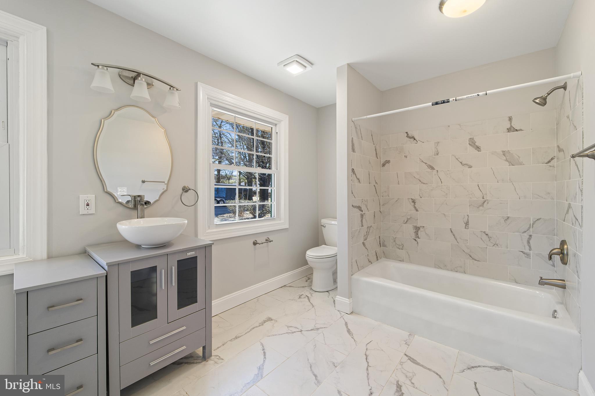 8030 Cannonball Gate Road Warrenton, VA 20186 - Photo 36 of 62 second bath suite