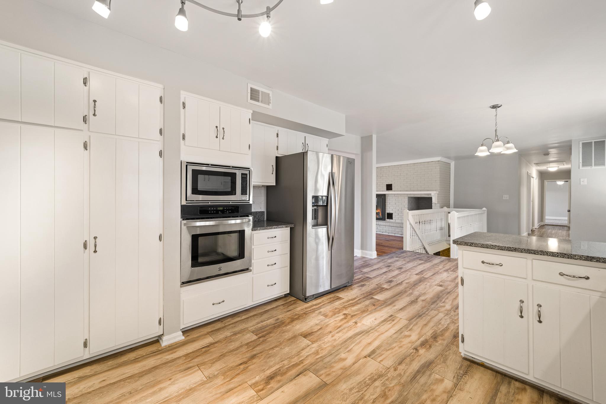 8030 Cannonball Gate Road Warrenton, VA 20186 - Photo 8 of 62 kitchen