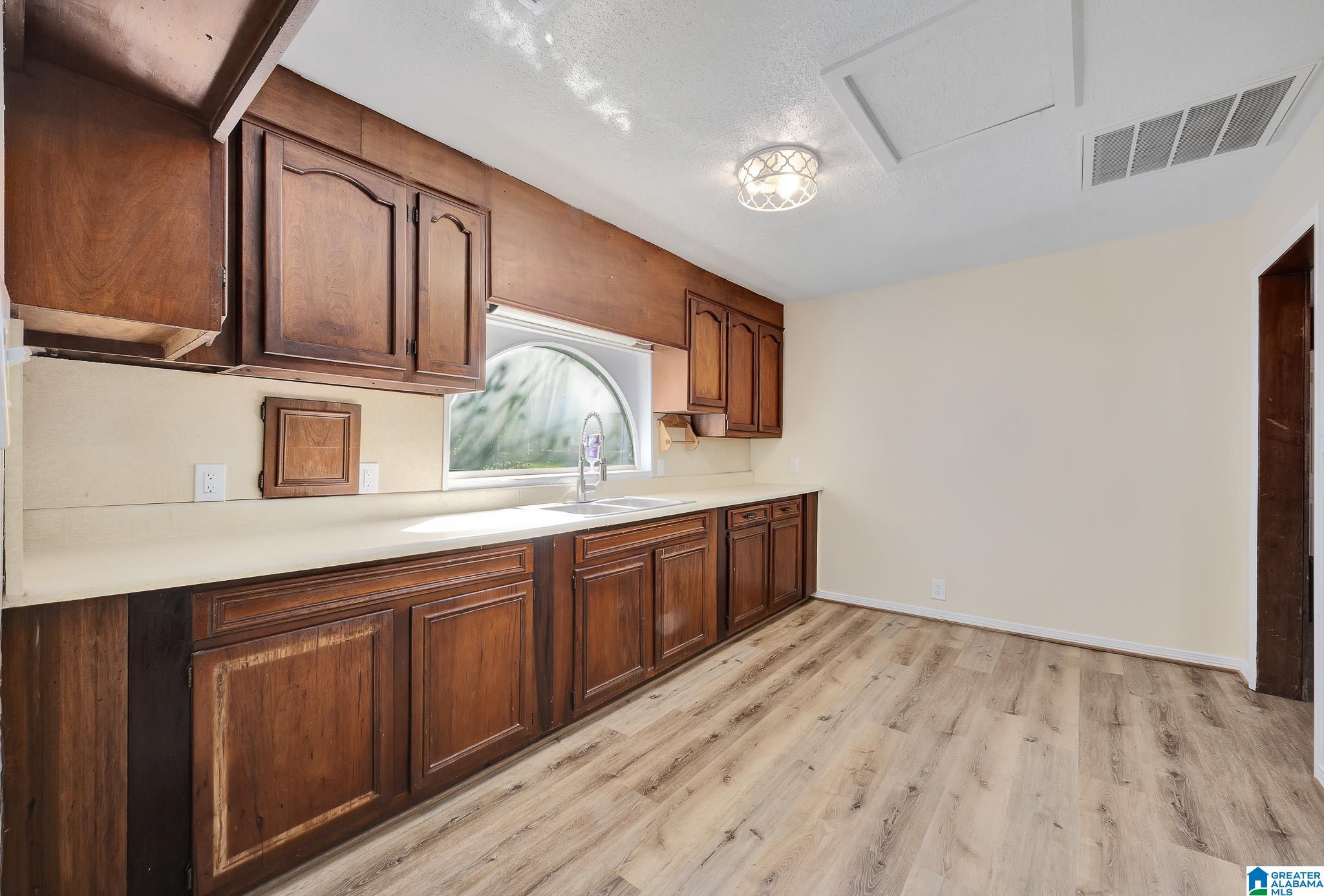 5901 Lantrip Drive Bessemer, AL 35023 - Photo 4 of 22