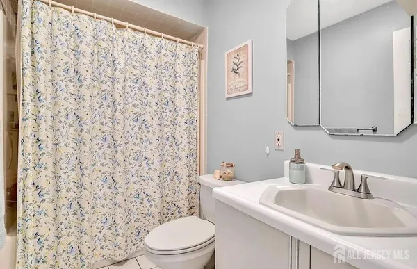 $4,000 | 12 Windsor Drive, West Windsor, NJ 08550