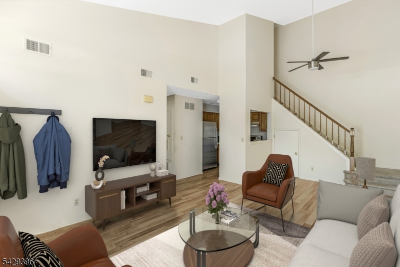 44 Spruce Court Bedminster, NJ 07921 - Photo 4 of 32