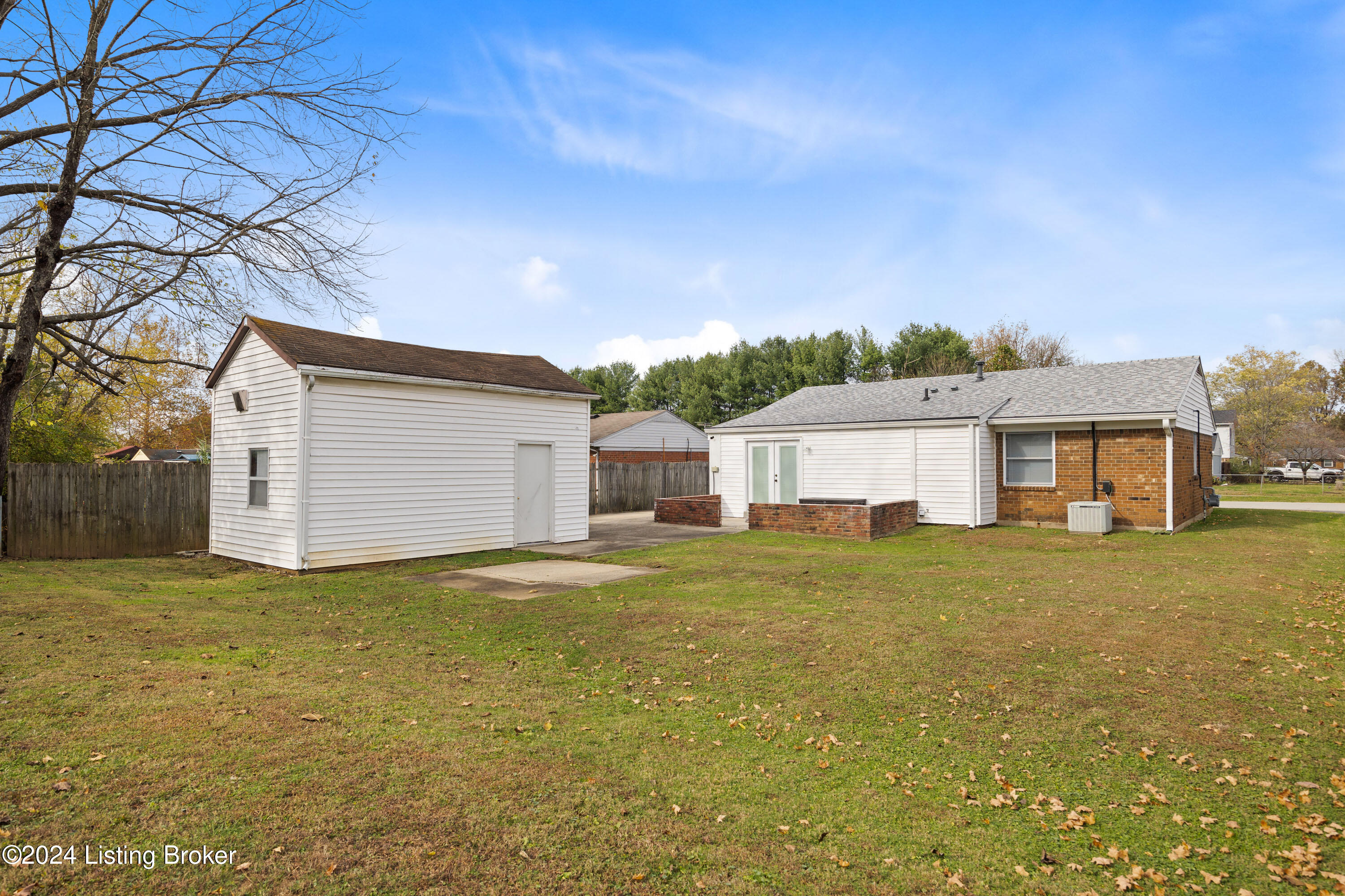 371 East Blue Jay Road Louisville, KY 40229 - Photo 17 of 22 027