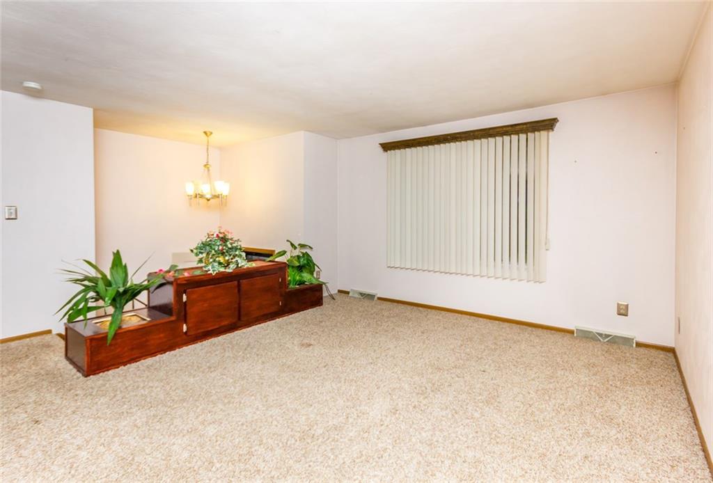 511 Beatty Road Monroeville, PA 15146 - Photo 3 of 23 Living room