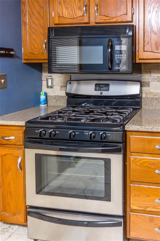 511 Beatty Road Monroeville, PA 15146 - Photo 6 of 23 Stove