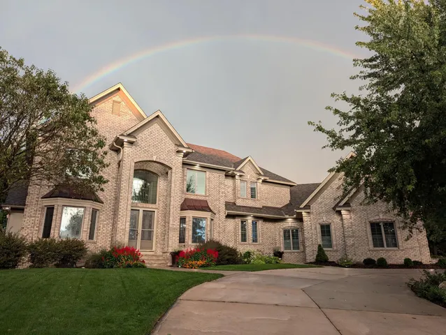 $1,699,900 | 18434 Bearpath Trail, Eden Prairie, MN 55347
