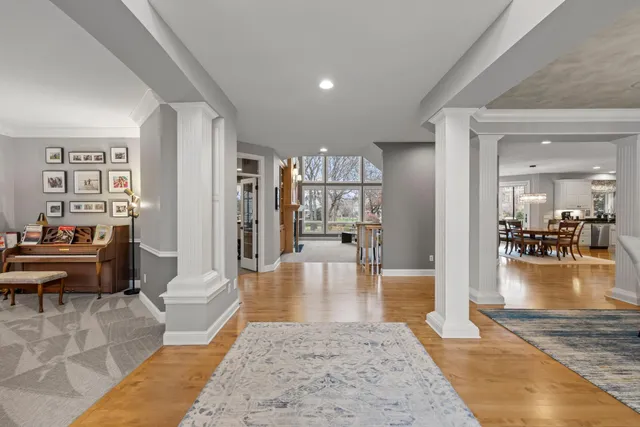 $1,699,900 | 18434 Bearpath Trail, Eden Prairie, MN 55347