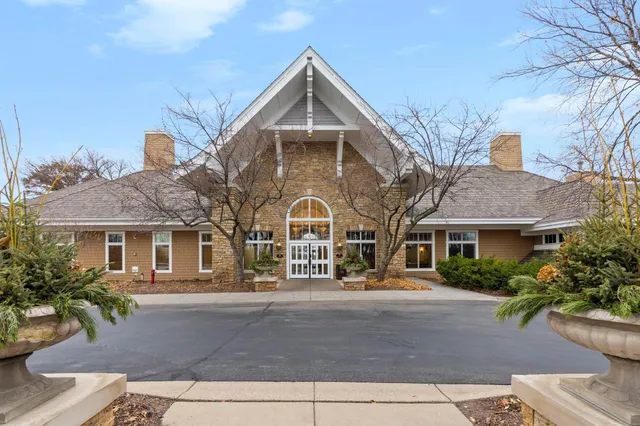 $1,699,900 | 18434 Bearpath Trail, Eden Prairie, MN 55347