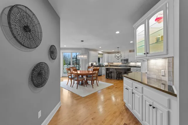 $1,699,900 | 18434 Bearpath Trail, Eden Prairie, MN 55347