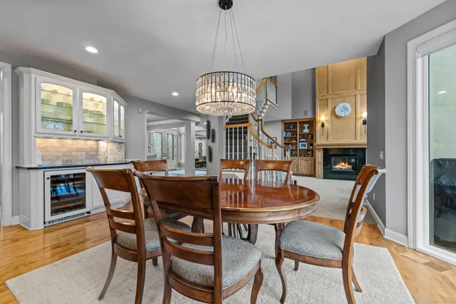 $1,699,900 | 18434 Bearpath Trail, Eden Prairie, MN 55347