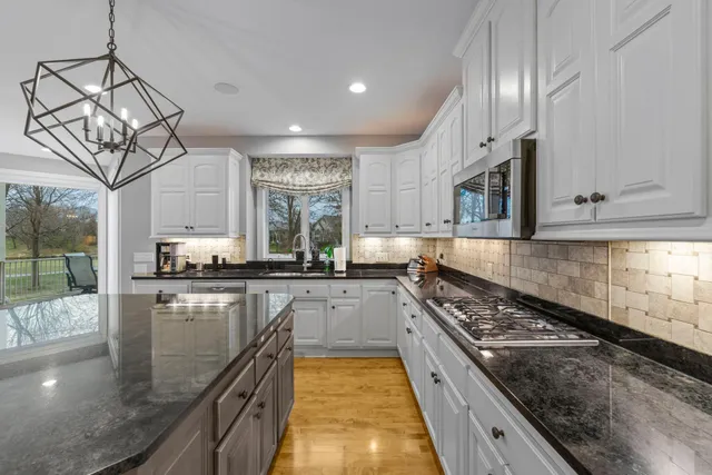 $1,699,900 | 18434 Bearpath Trail, Eden Prairie, MN 55347