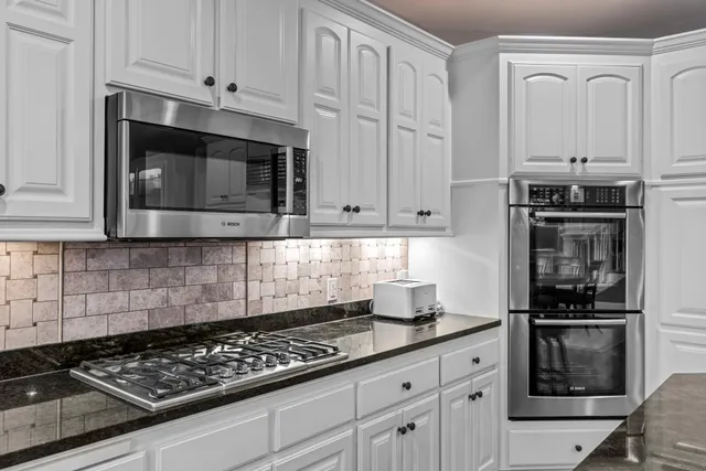 $1,699,900 | 18434 Bearpath Trail, Eden Prairie, MN 55347