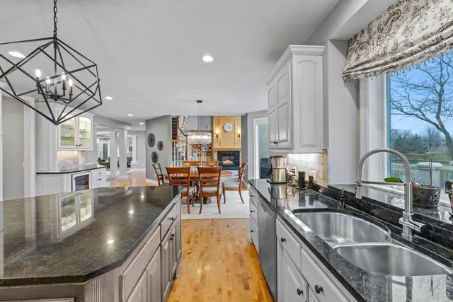 $1,699,900 | 18434 Bearpath Trail, Eden Prairie, MN 55347