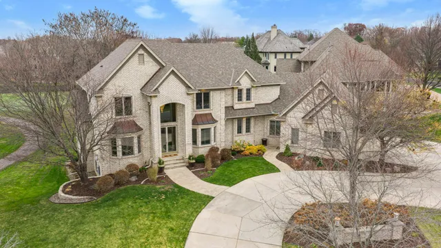 $1,699,900 | 18434 Bearpath Trail, Eden Prairie, MN 55347