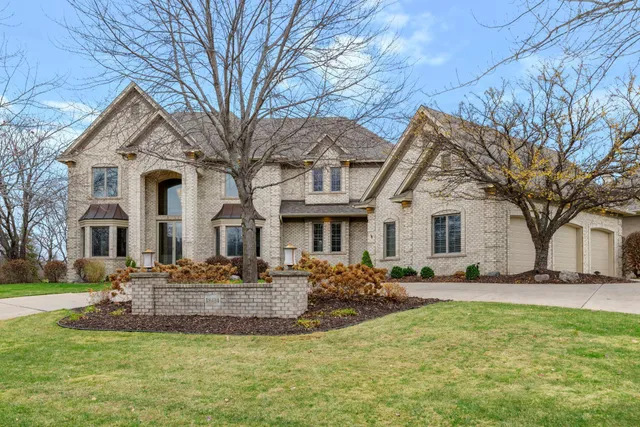 $1,699,900 | 18434 Bearpath Trail, Eden Prairie, MN 55347