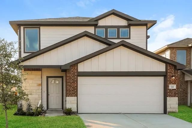 $1,945 | 10810 Cloudless Court, Conroe, TX 77303