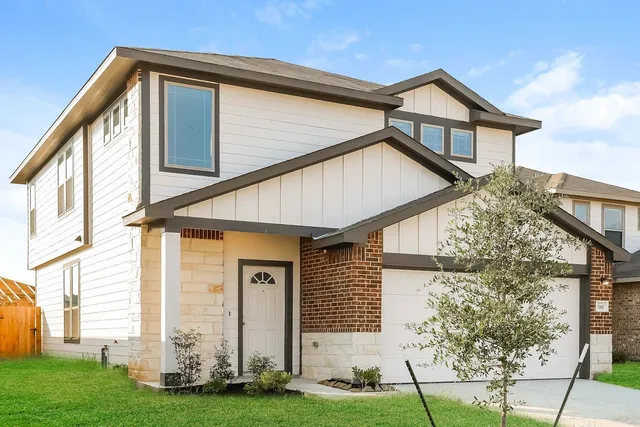 $1,945 | 10810 Cloudless Court, Conroe, TX 77303