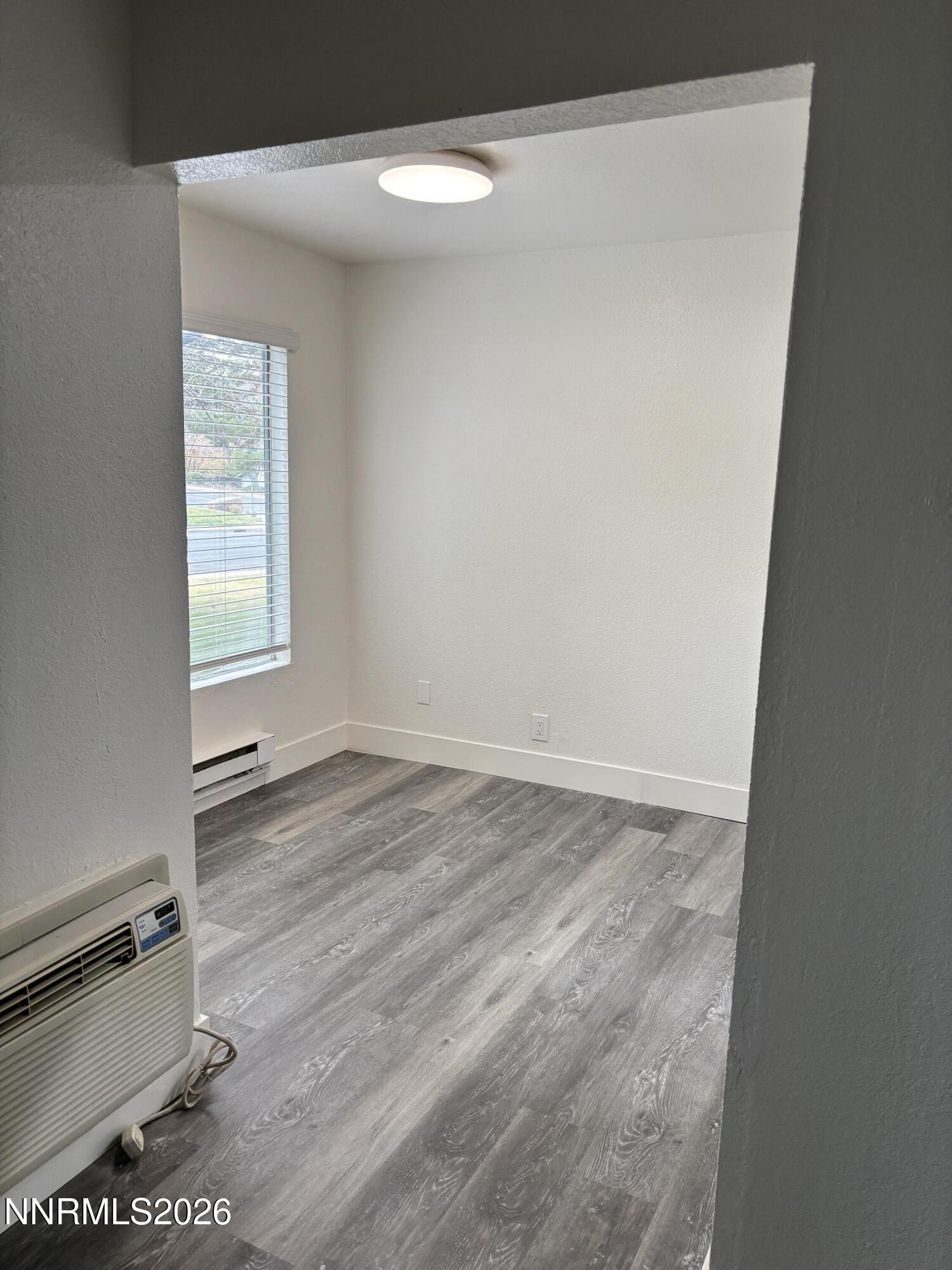 3909 Clear Acre Lane, Unit 33 Reno, NV 89512 - Photo 6 of 17 3909 Clear Acre - Dining Area