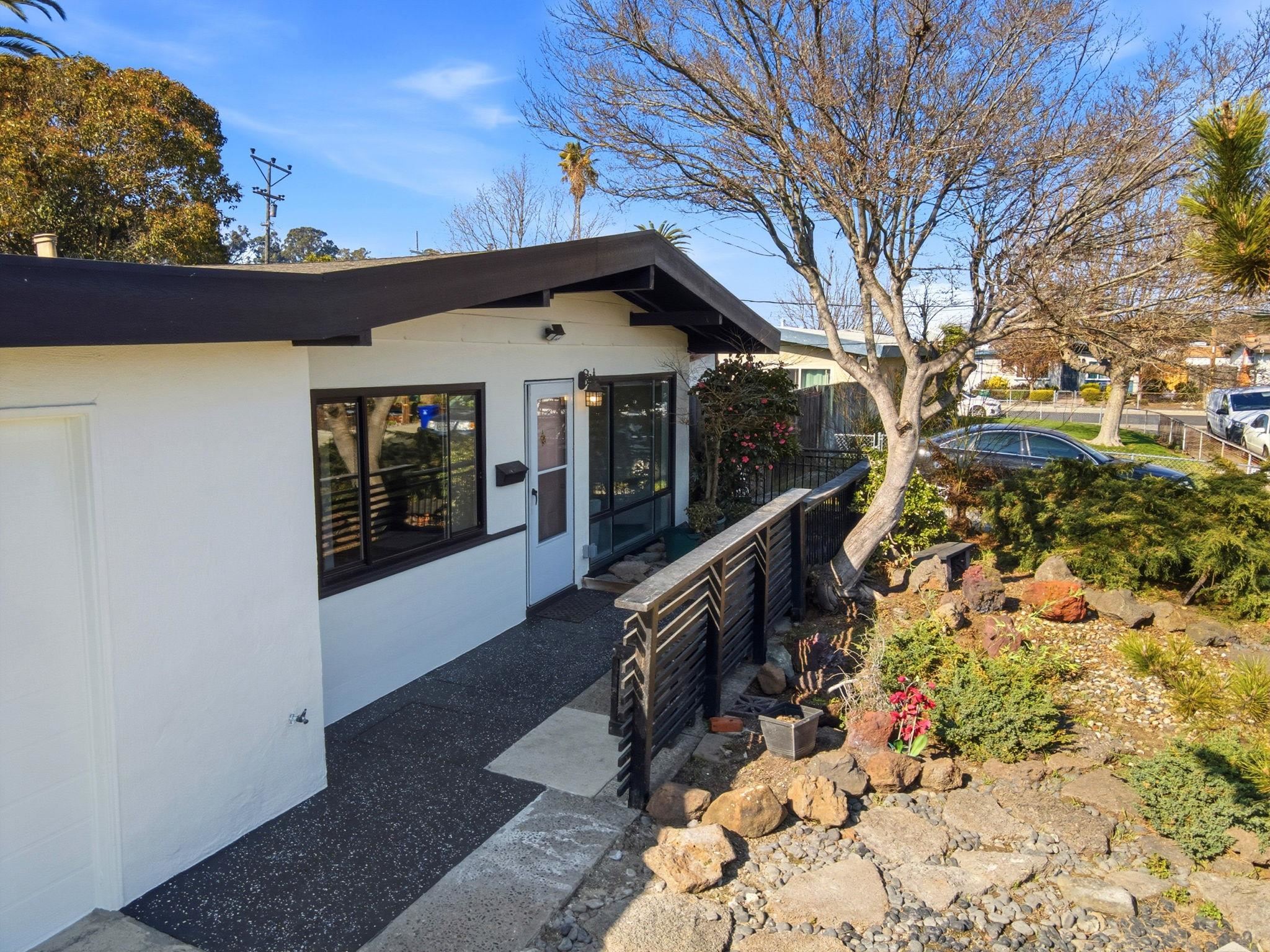 280 Calais Drive Pinole, CA 94564 - Photo 8 of 60