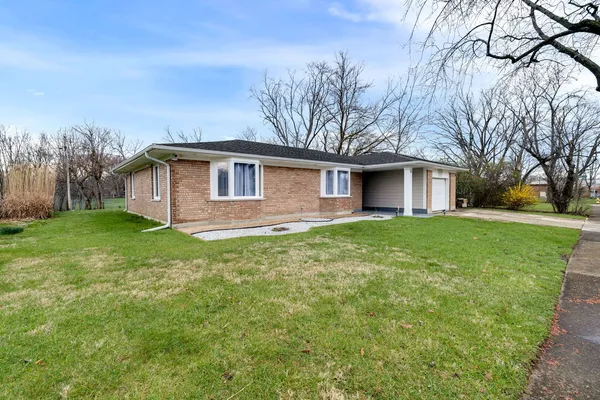 $300,000 | 4 Waverly Court, Park Forest, IL 60466