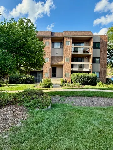 $1,800 | 1322 East Ports O Call Drive, Unit 1W, Palatine, IL 60074
