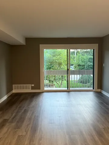 $1,800 | 1322 East Ports O Call Drive, Unit 1W, Palatine, IL 60074