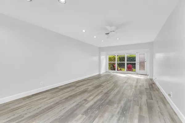 $2,350 | 13984 Vía Flora, Unit D, Delray Beach, FL 33484