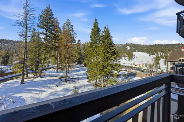 $874,900 | 780 Village Drive, Unit 305, Donnelly, ID 83615