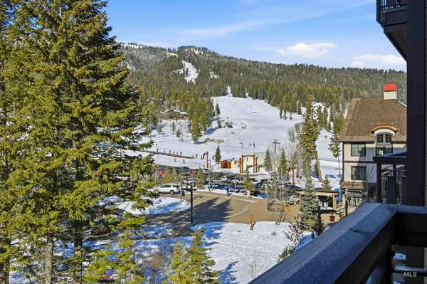 $874,900 | 780 Village Drive, Unit 305, Donnelly, ID 83615
