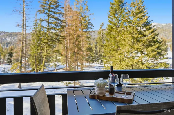 $874,900 | 780 Village Drive, Unit 305, Donnelly, ID 83615