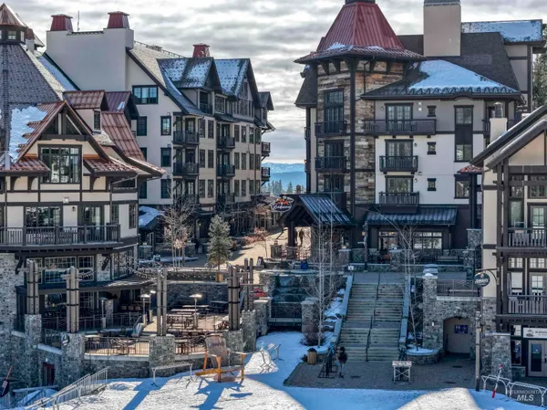 $874,900 | 780 Village Drive, Unit 305, Donnelly, ID 83615