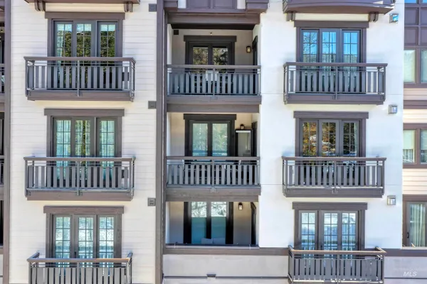 $874,900 | 780 Village Drive, Unit 305, Donnelly, ID 83615