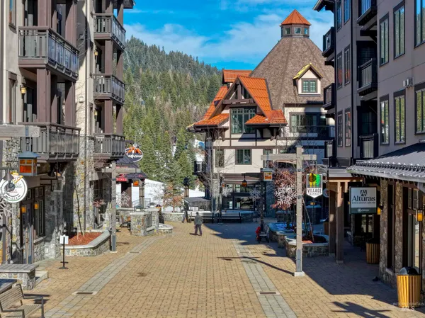 $874,900 | 780 Village Drive, Unit 305, Donnelly, ID 83615