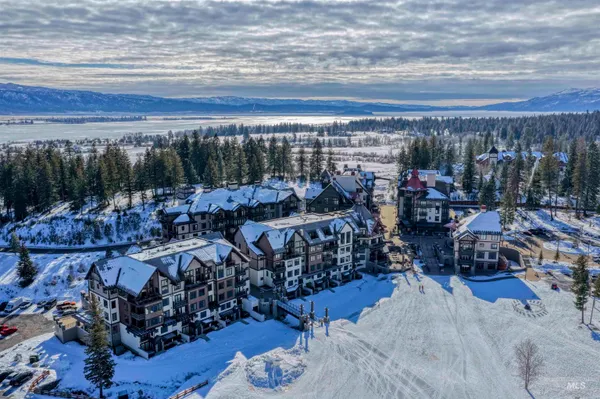 $874,900 | 780 Village Drive, Unit 305, Donnelly, ID 83615