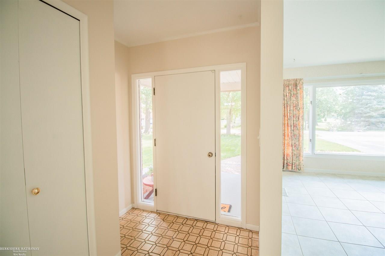 57099 Omo Road Ray, MI 48096 - Photo 8 of 53 50017065-7.JPG