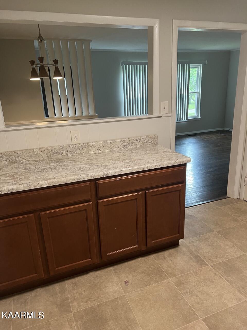 5209 Bluefield Road Knoxville, TN 37921 - Photo 7 of 10 Kitchen