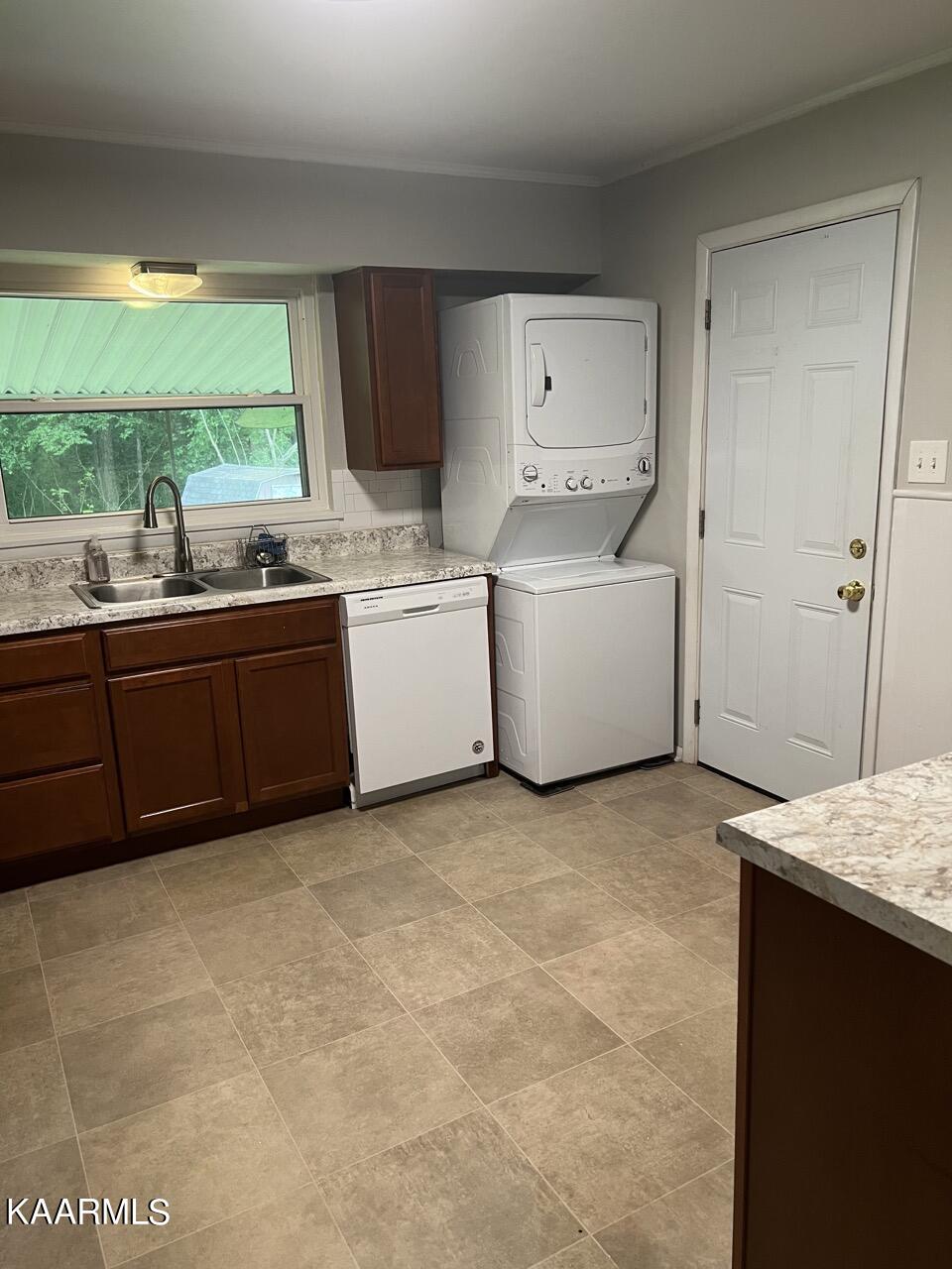 5209 Bluefield Road Knoxville, TN 37921 - Photo 8 of 10 Kitchen