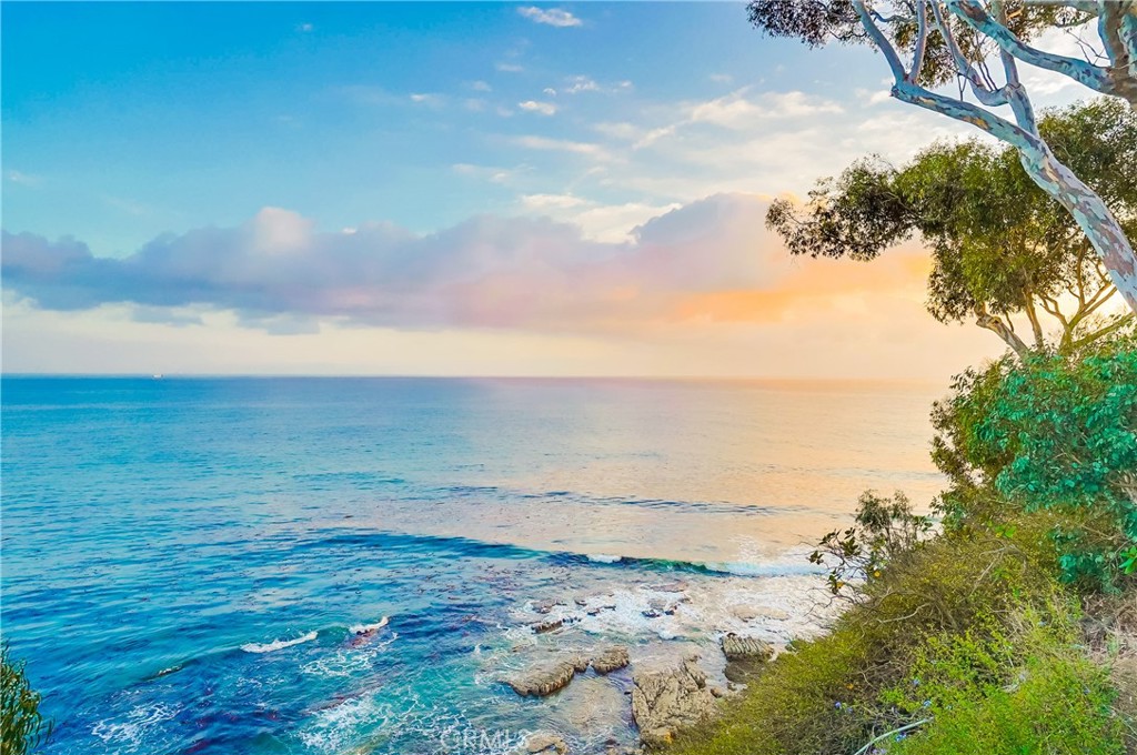4010 Bluff Place San Pedro, CA 90731 - Photo 4 of 72 a view of an ocean and beach