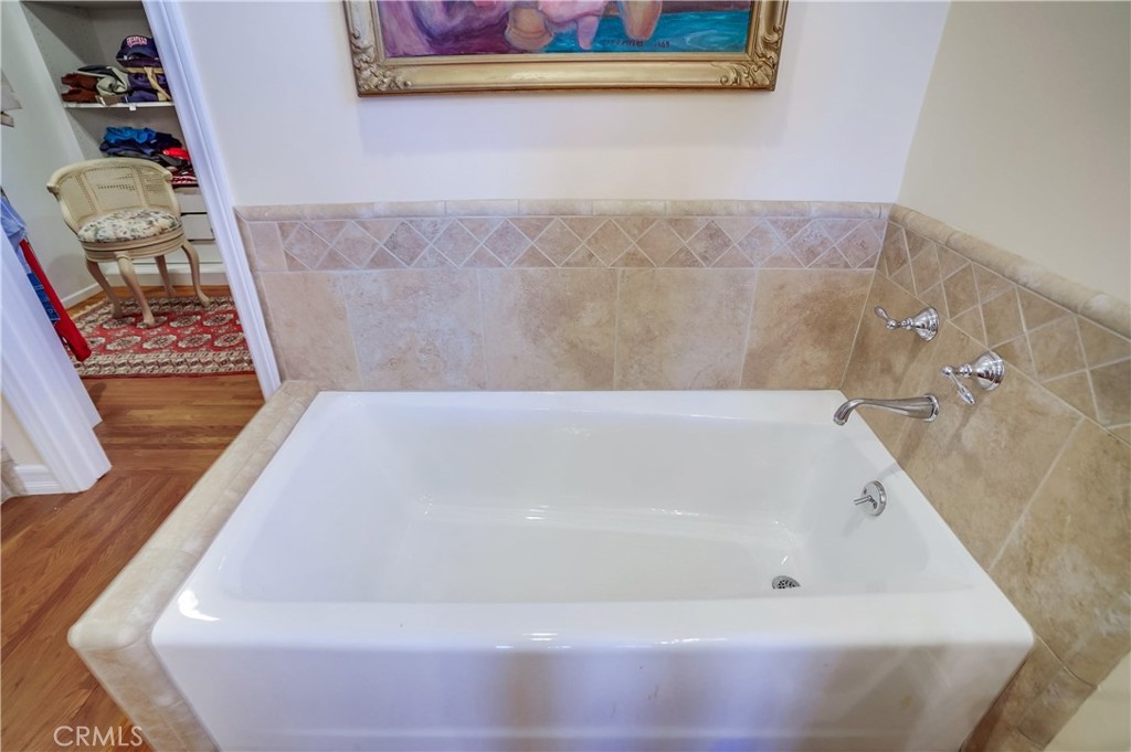 4010 Bluff Place San Pedro, CA 90731 - Photo 51 of 72 a bath tub sitting in a bathroom