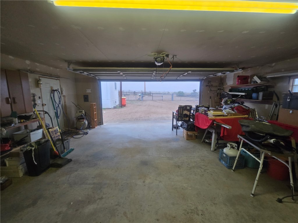 3325 Bacobi Road Golden Valley, AZ 86413 - Photo 22 of 44 View of garage