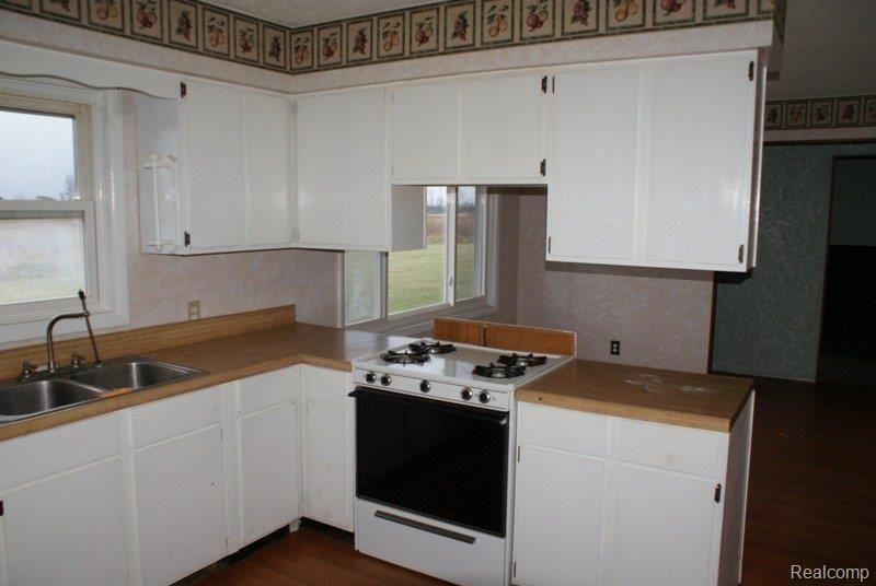2998 Millington Road Silverwood, MI 48760 - Photo 4 of 16 DSC05787.JPG